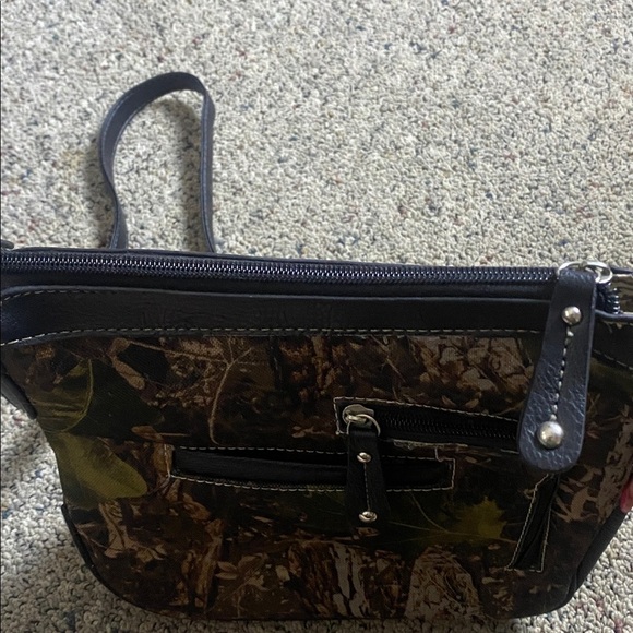 Cowgirl Trendy Camouflage Crossbody Bag with Embellished Cross 3 L Compartments - Picture 8 of 12